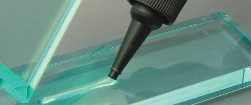 Прозрачный адгезив для соединения частей из стекла