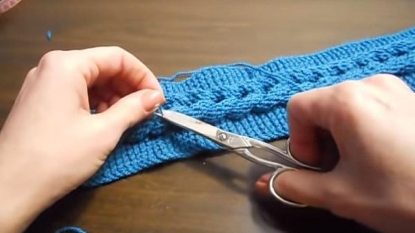 Вязание повязки на голову с объемной косой